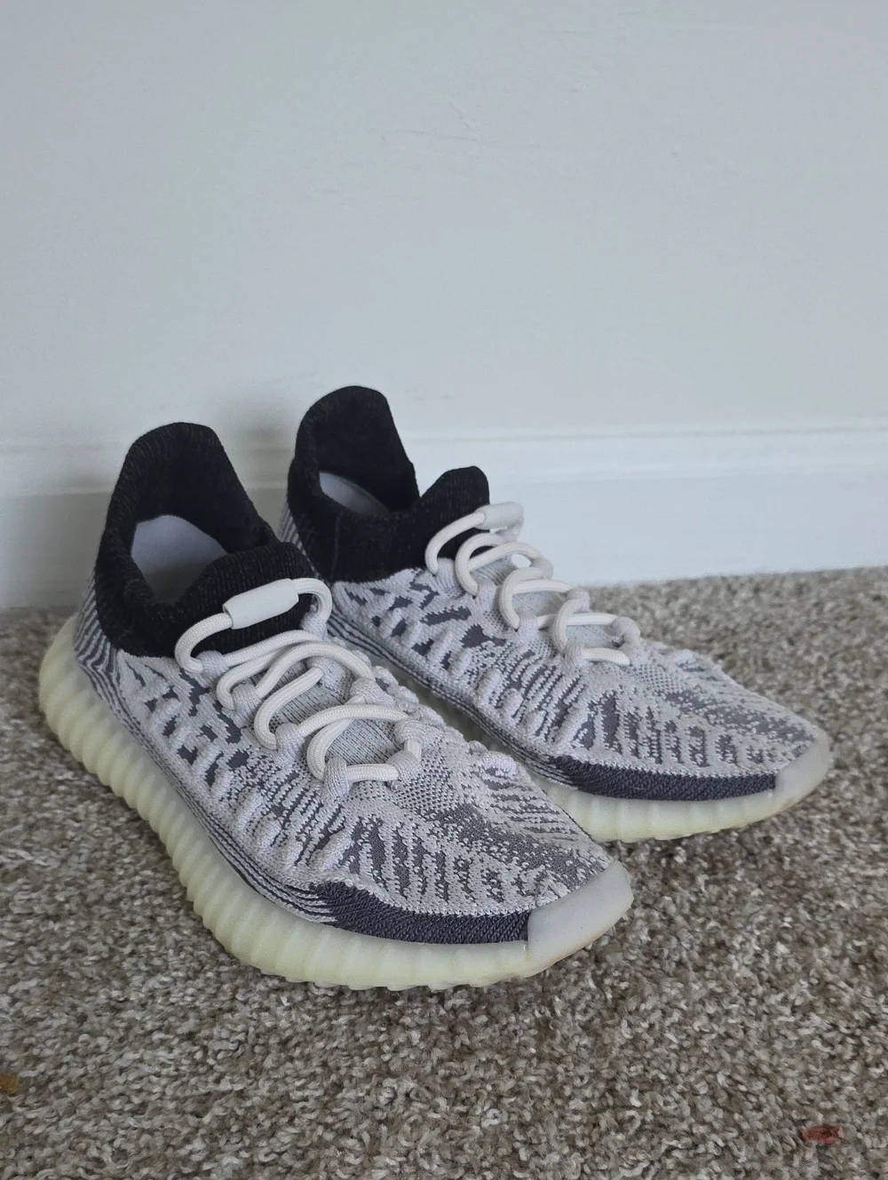 ADIDAS YEEZY BOOST 350 V2